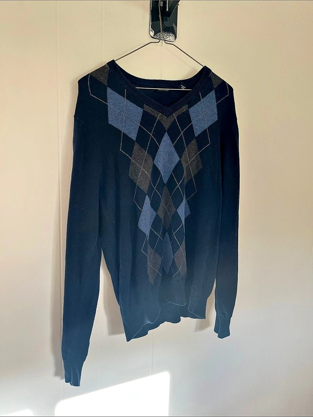 Van Heusen Men's Argyle Crewneck Sweater Size Medium